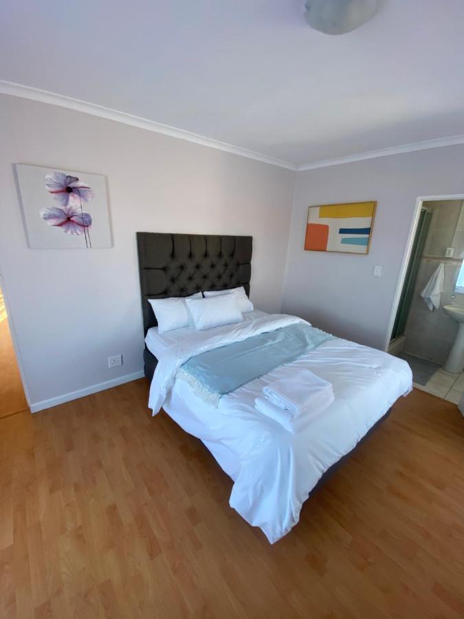 House 72 Guest house *