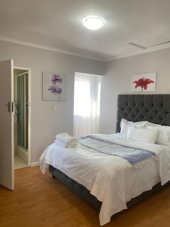 House 72 * Cape Town